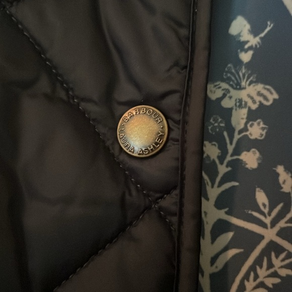 Barbour x Laura Ashley Shepherd’s Purse Larch Gilet Quilted Vest - Picture 2 of 5